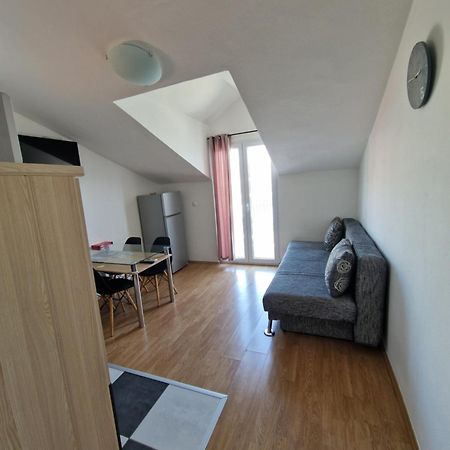Apartmani "Ivan" Marina Bagian luar foto