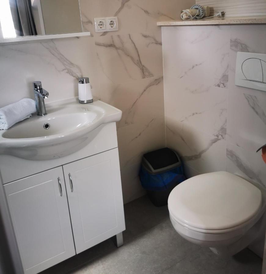 Apartmani "Ivan" Marina Bagian luar foto