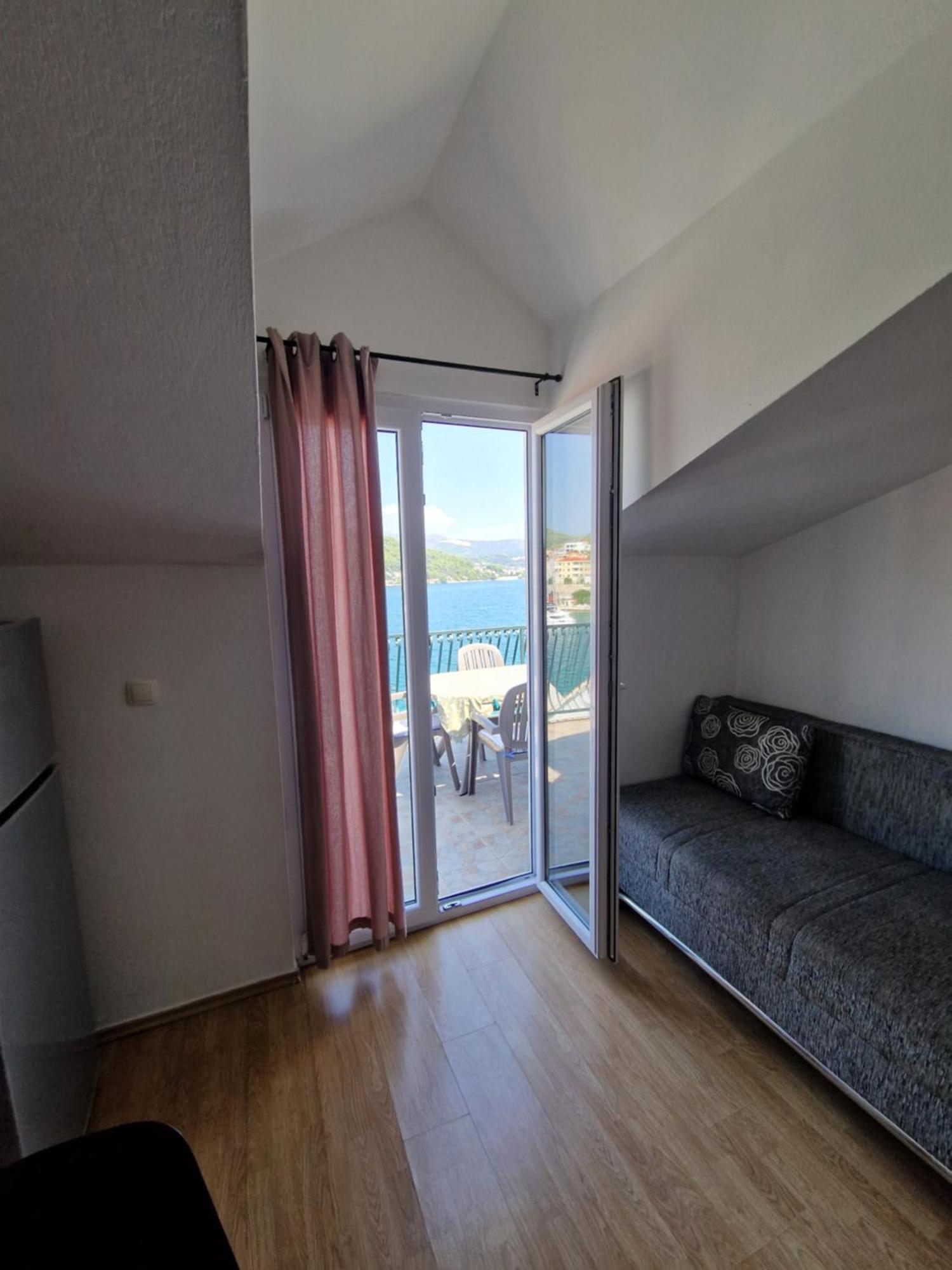 Apartmani "Ivan" Marina Bagian luar foto