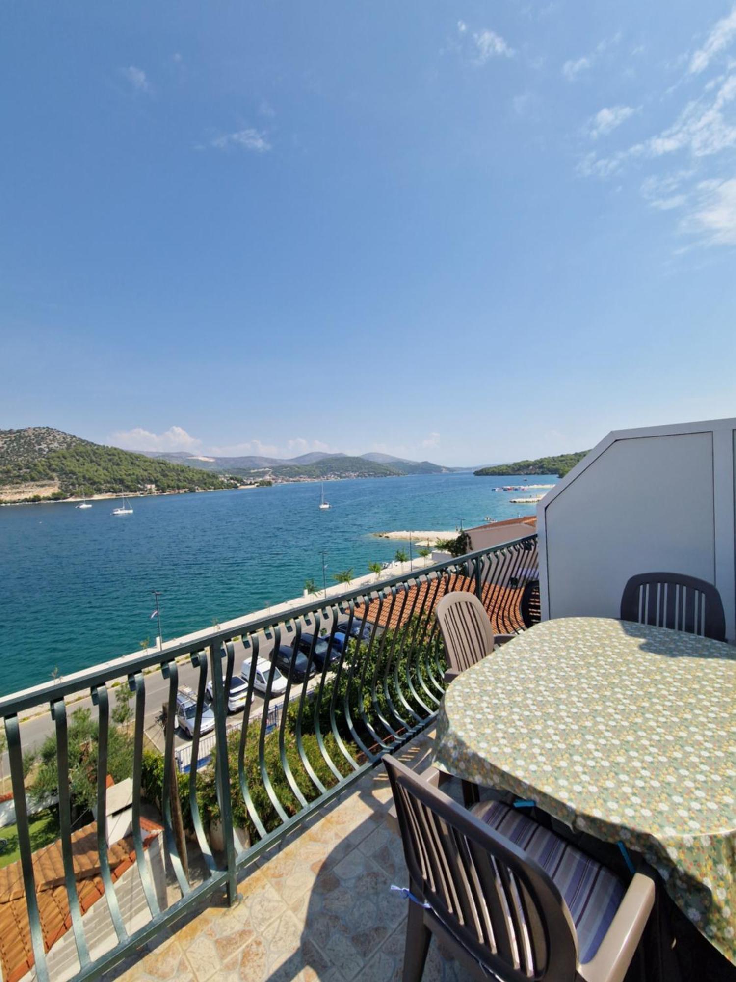 Apartmani "Ivan" Marina Bagian luar foto