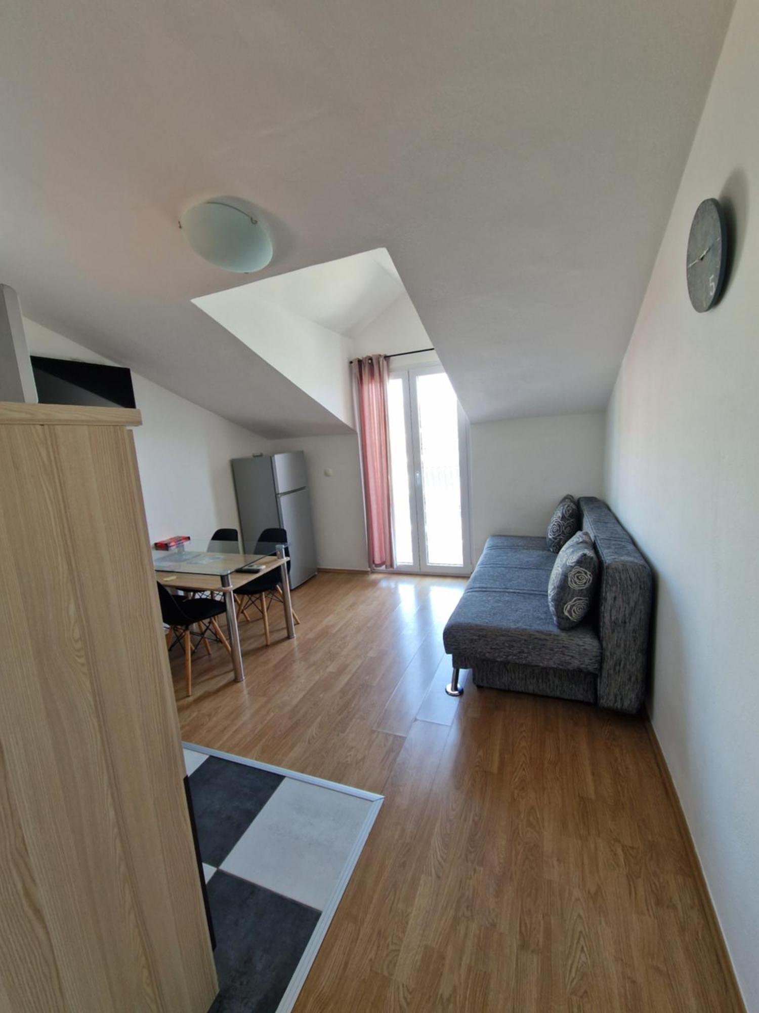 Apartmani "Ivan" Marina Bagian luar foto