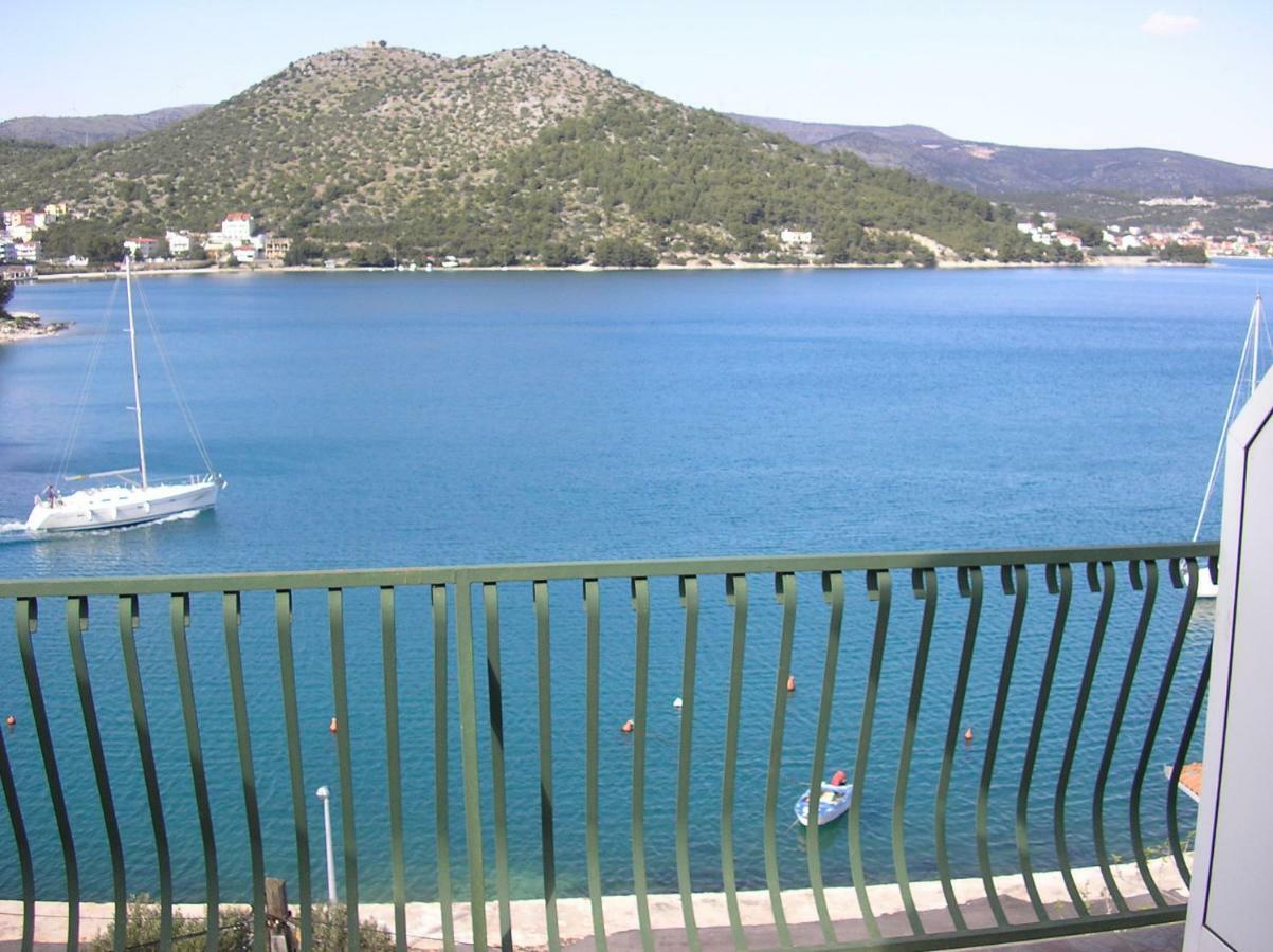 Apartmani "Ivan" Marina Bagian luar foto