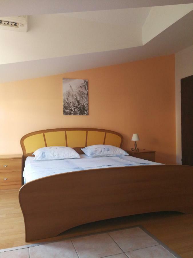 Apartmani "Ivan" Marina Bagian luar foto