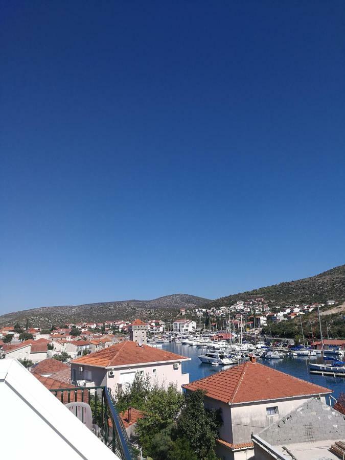 Apartmani "Ivan" Marina Bagian luar foto