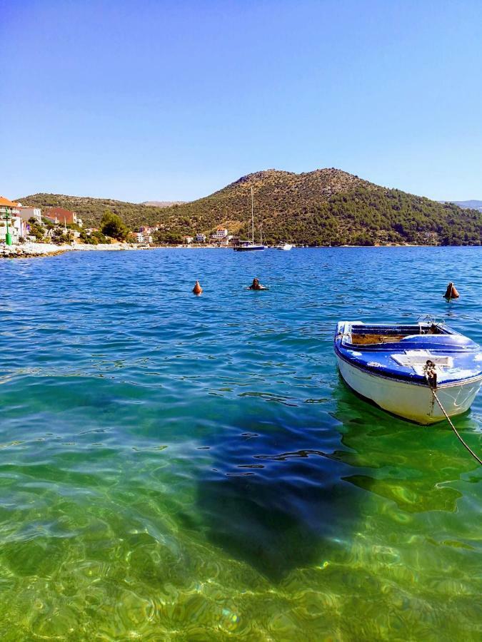 Apartmani "Ivan" Marina Bagian luar foto