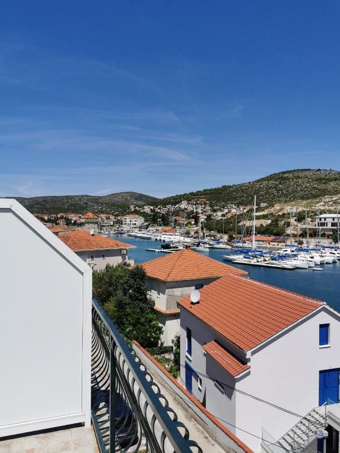 Apartmani "Ivan" Marina Bagian luar foto