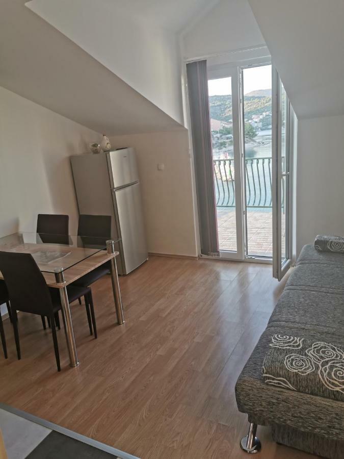 Apartmani "Ivan" Marina Bagian luar foto